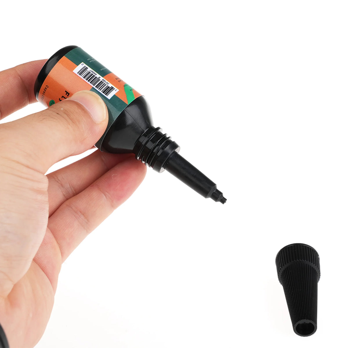 Precision applicator tip on the WIFREO UV Clear Fly Finish bottle