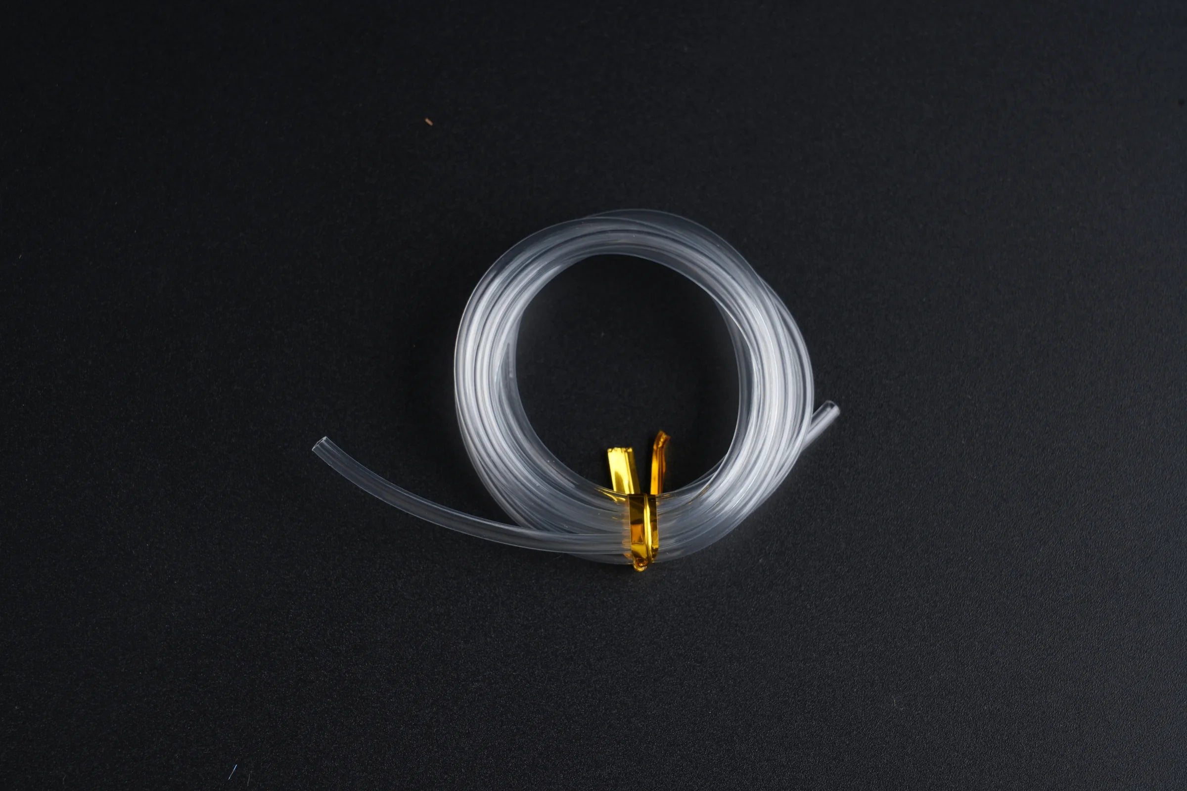 One-metre clear connection sleeve for tube fly tying